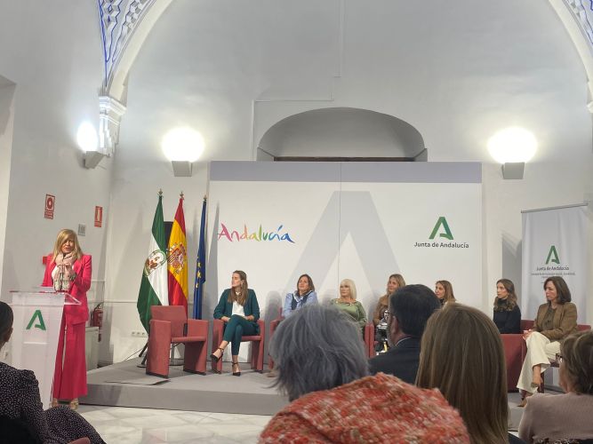 ACUDIMOS AL ACTO INSTITUCIONAL DEL 8M ORGANIZADO POR EL IAM